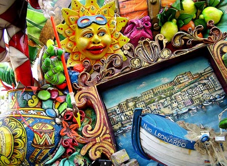 Sfilata dei carri durante il carnevale a Sciacca (AG) in Sicilia