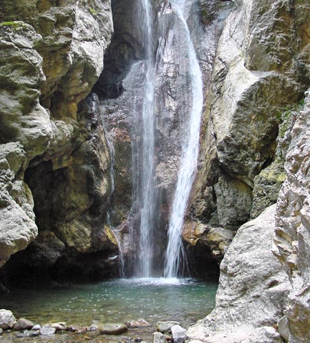 Cascata del Catafurco in Sicilia (Parco dei Nebrodi)