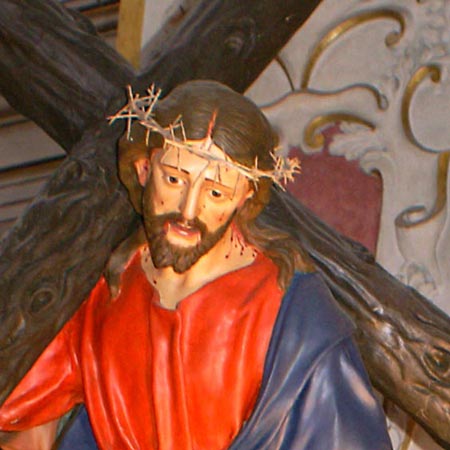 Particolare di una delle vare che sfilano durante la processione del Gioved&igrave; Santo a Caltanissetta